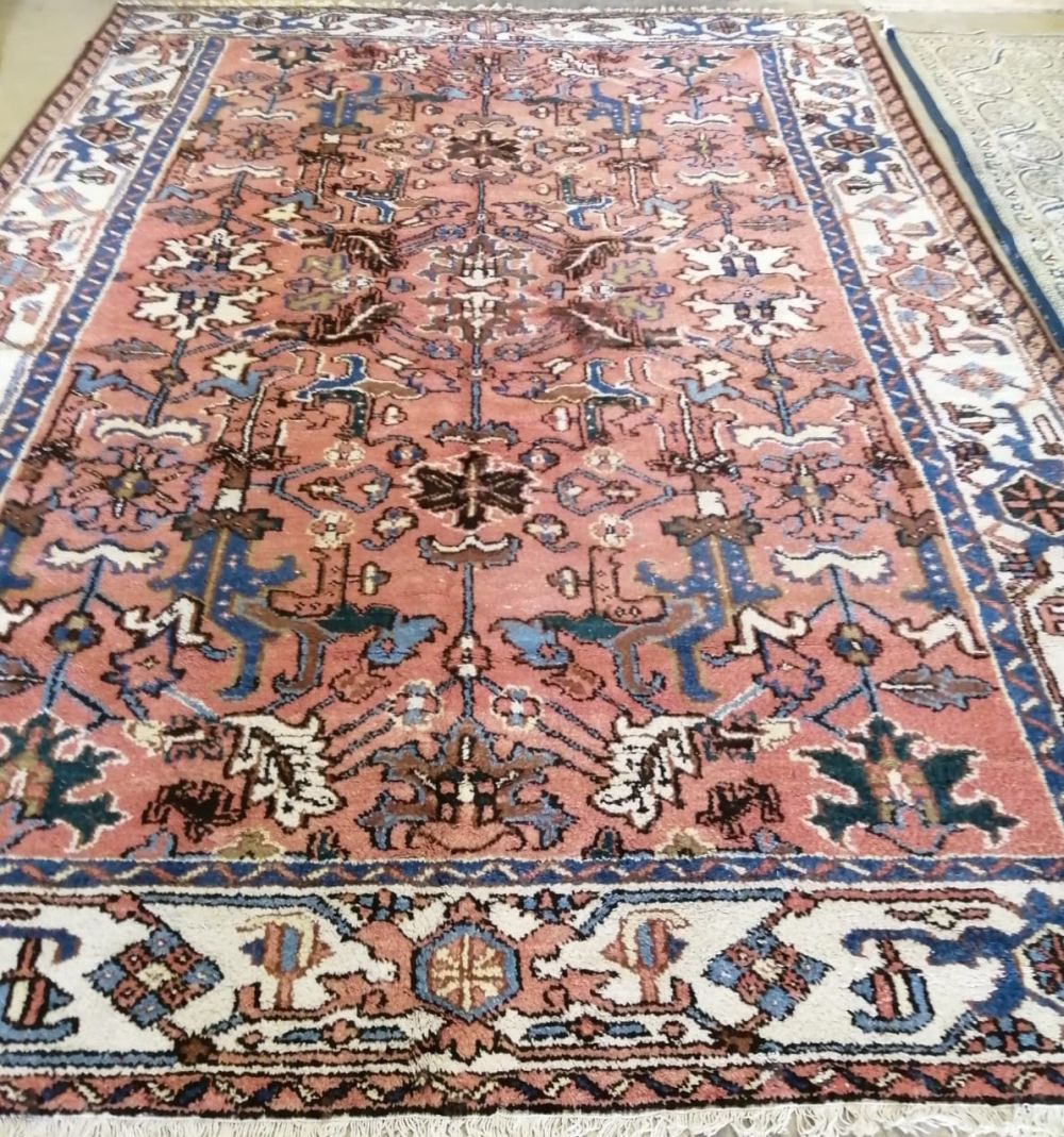 A Mahal carpet, approx. 320 x 260cm